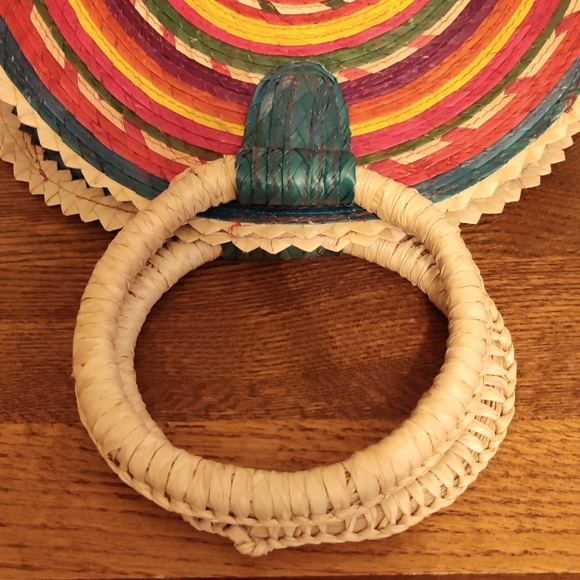 Rainbow 🌈 Straw Purse w Circular Handles. - Picture 6 of 11